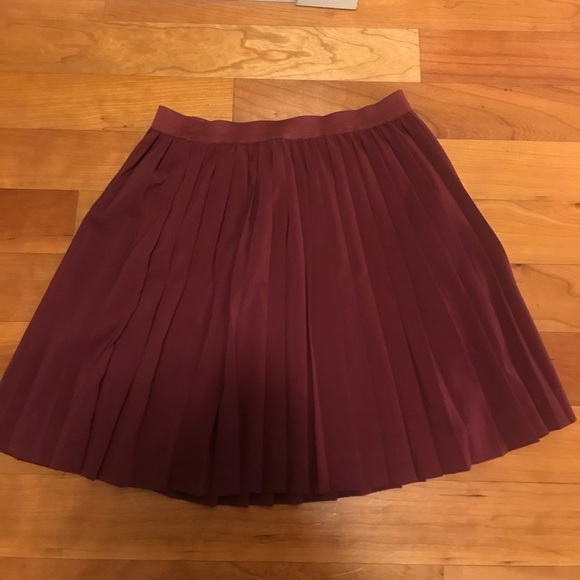 H&M Rouge Ruffled Mini Skirt
